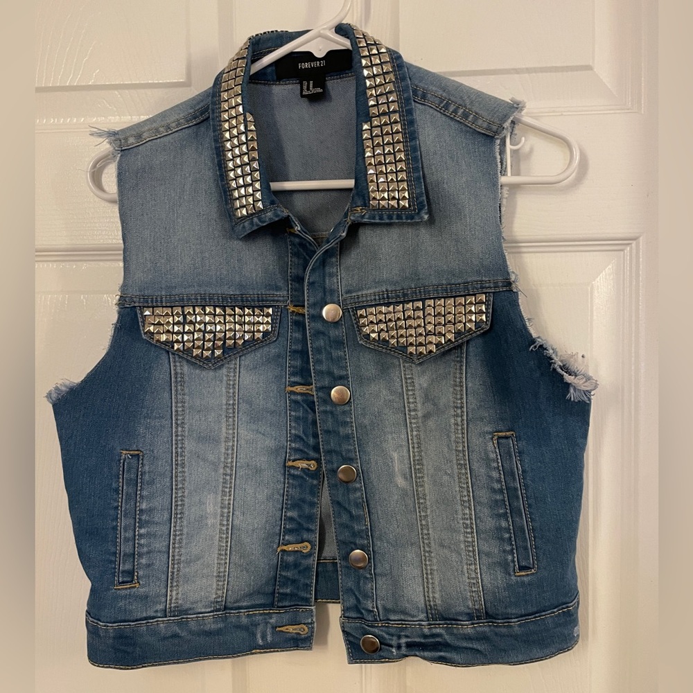 NWOT Denim Studded Vest.Size medium.